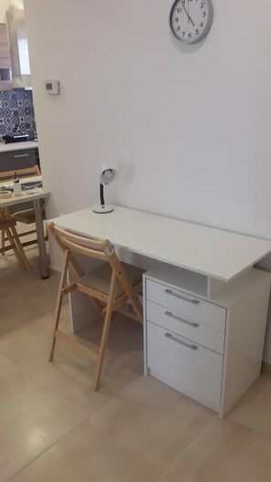 Interior - Charming One-Bedroom Apartment in Heart of Athens (Athina)