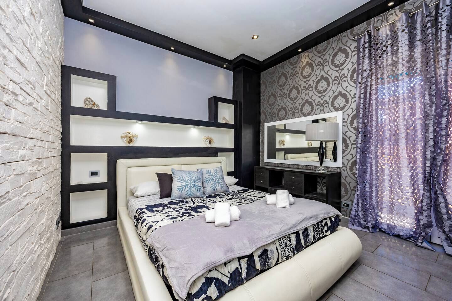 2 chambres, fer et planche à repasser, Wi-Fi, draps fournis