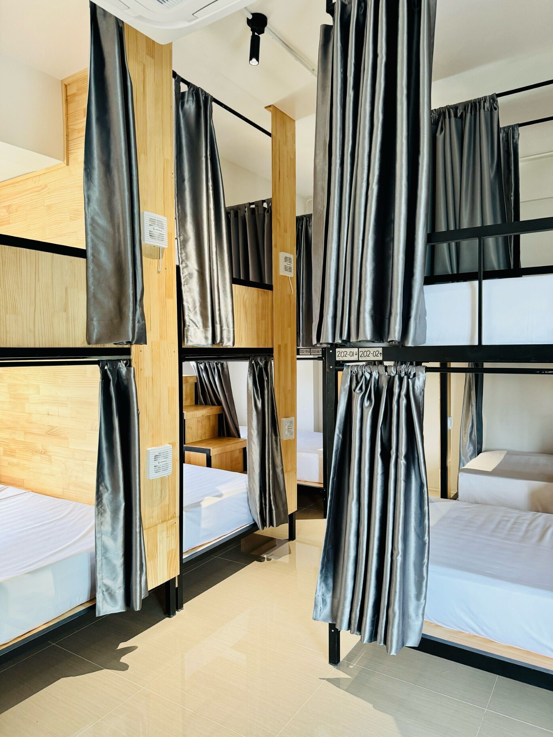 Basic Shared Dormitory, Mixed Dorm | Free WiFi, bed sheets