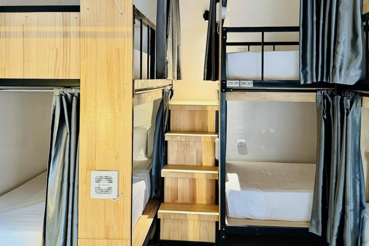 Basic Shared Dormitory | Free WiFi, bed sheets