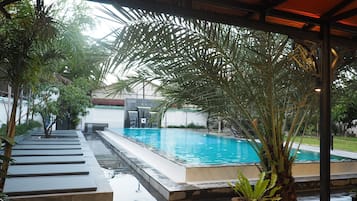 Piscine extérieure