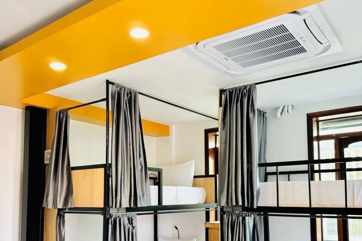 Free WiFi, bed sheets