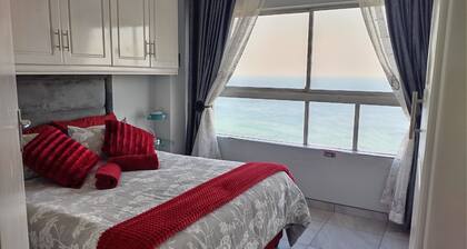 2BEDRM AWARD WINNING 4 SLEEPER SEAFACING APARTMENT 1703 ON HIGH TIDE AMANZIMTOTI