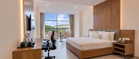 Habitación Deluxe doble | Escritorio, tabla de planchar con plancha, wifi gratis