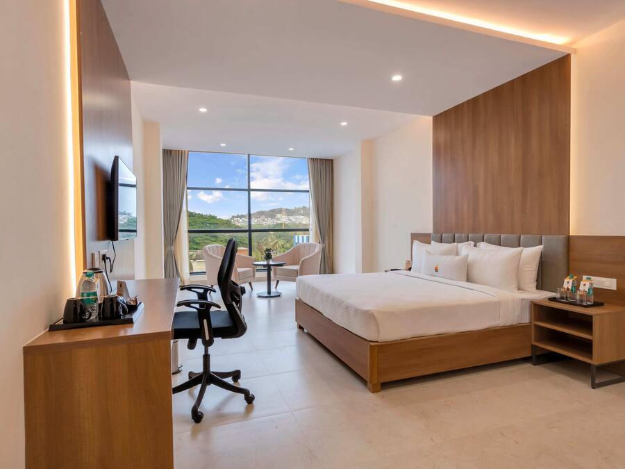 Desk, iron/ironing board, free WiFi