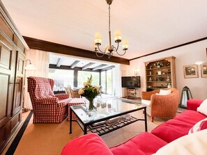 Unclassified image, 2 of 34, button