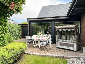 Unclassified image, 3 of 34, button