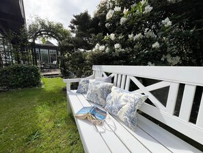 Unclassified image, 2 of 34, button