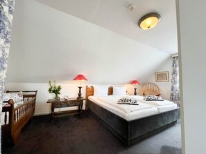 2 bedrooms, WiFi, bed sheets