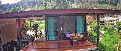 Deluxe Double Room, Hill View | Bed sheets