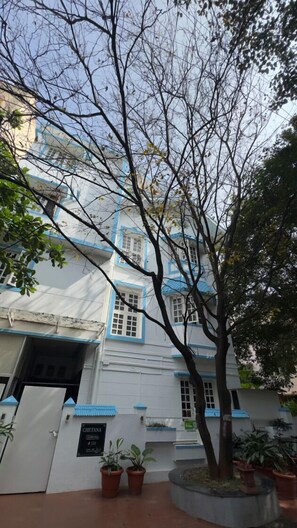 ห้องคลาสสิกดับเบิล | สิ่งอำนวยความสะดวกในครัวส่วนกลาง | ตู้เย็น, ไมโครเวฟ, เตาอบ, เตาประกอบอาหาร