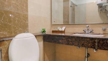 Superior Single Room, Courtyard View | Bathroom | Slippers