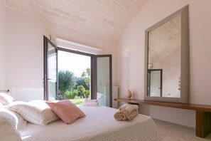 3 bedrooms, iron/ironing board, travel crib, free WiFi