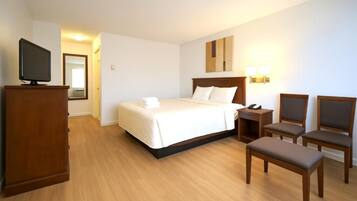 Queen Room | Premium bedding, free WiFi, bed sheets
