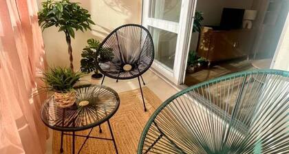 - Serenity, apartment with loggia 5min from the beach