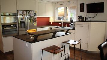 Réfrigérateur, four, plaque de cuisson, lave-vaisselle