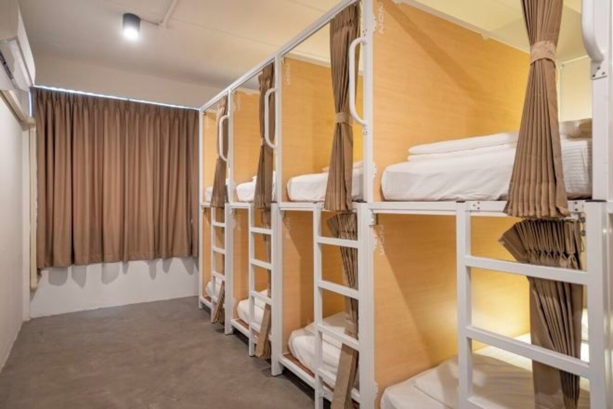 Soundproofing, WiFi (free), bed sheets