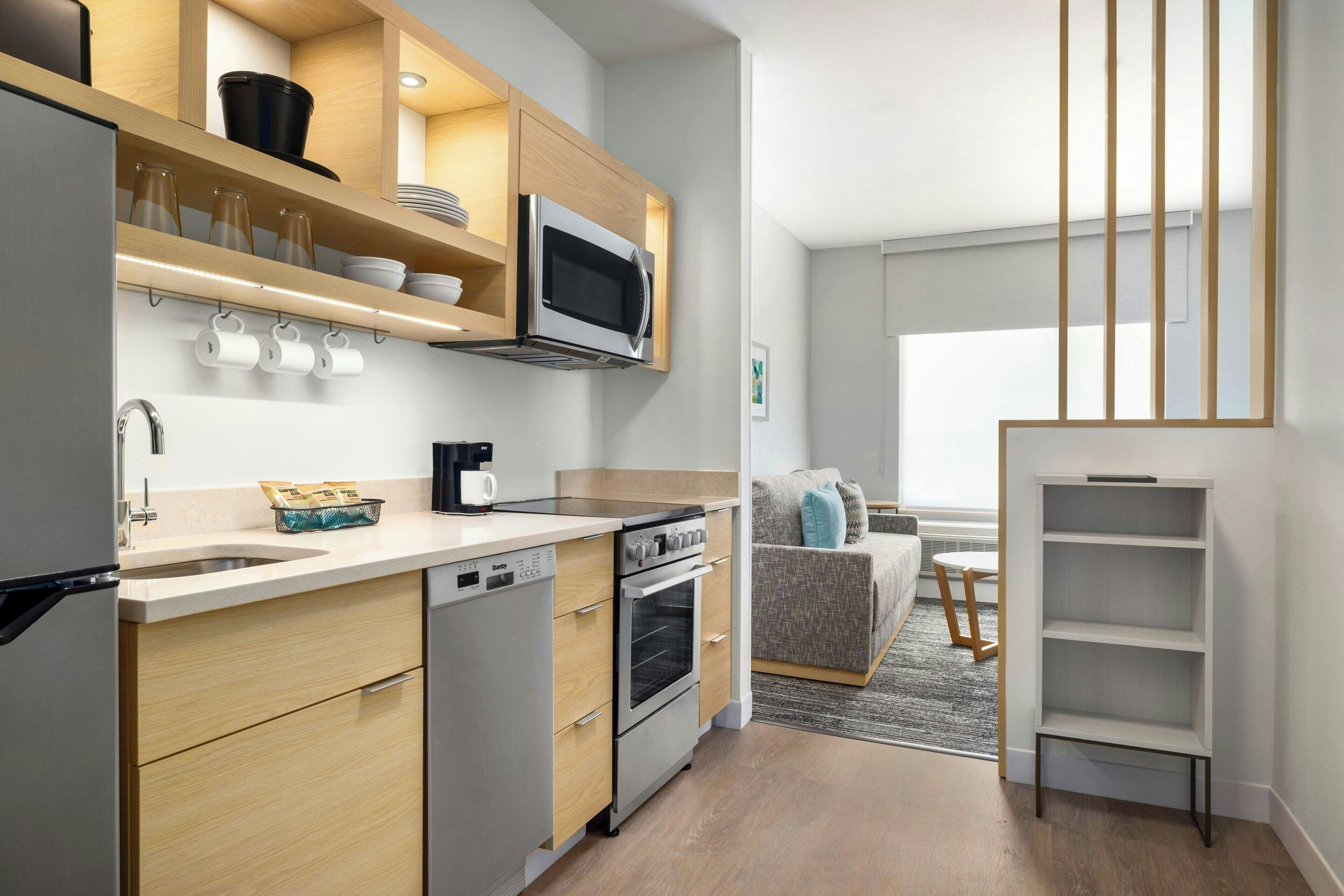 Suite, 1 Bedroom, Corner | Desk, iron/ironing board, free WiFi, bed sheets