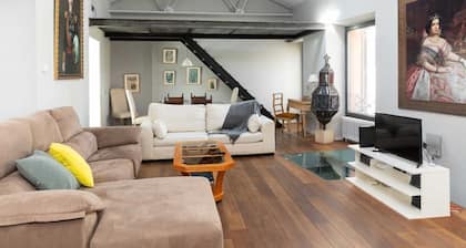 Detached house with garage and private garden in the center of Segovia