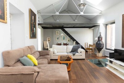 Detached house with garage and private garden in the center of Segovia