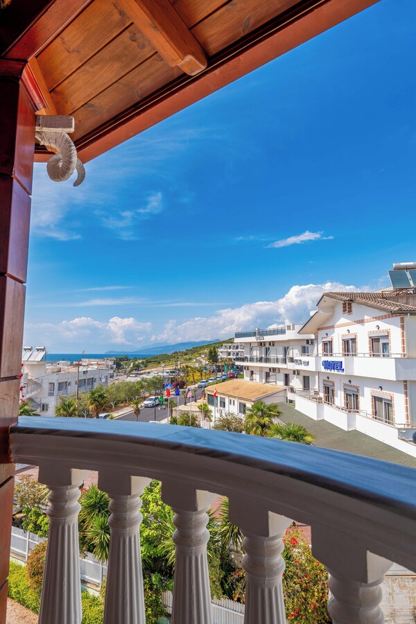 La Luna Resort - Ksamil