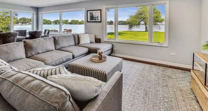 The Executive Bay Estate 30+ Day Lakefront Rental