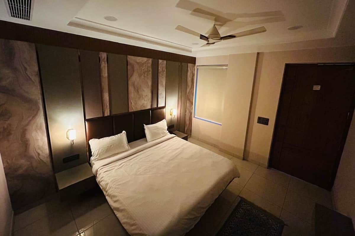 Double Room | Desk, laptop workspace, free WiFi