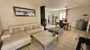 Smart-tv och eldstad