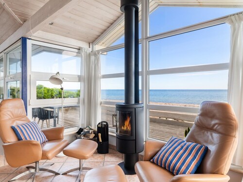 "Amila" - 10m from the sea by Interhome