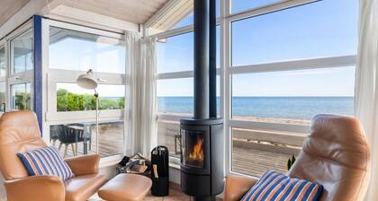 "Amila" - 10m from the sea by Interhome