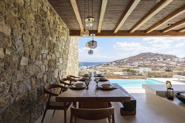 Outdoor dining - Villa Medea - My rental Homes (Mykonos)