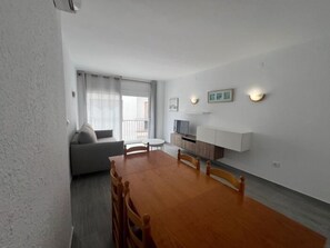 TV - Nice apartment in the center of Rosas AV-77 (ROSES)