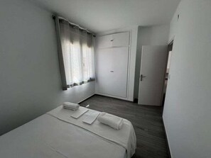 3 bedrooms, Internet