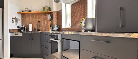 Fridge, microwave, oven, stovetop