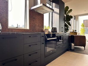 Fridge, microwave, oven, stovetop