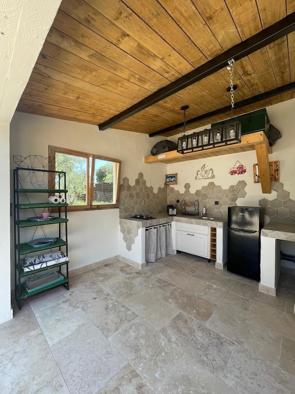 Refrigerador, microondas, horno y lavavajillas 