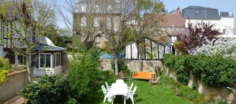 Charming house with garden 2 minutes walk from the beach
