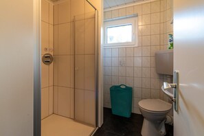 House | Bathroom - Spacious Holiday Home Near Winterberg (Winterberg)