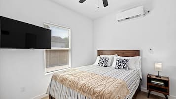 1 habitación, tabla de planchar con plancha, wifi gratis y ropa de cama