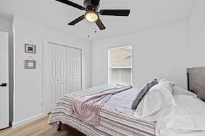 1 chambre, fer et planche à repasser, Wi-Fi gratuit, draps fournis