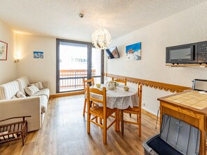 Interior - Modern studio for 4, 30m from slopes and shops (Saint-François-Longchamp)