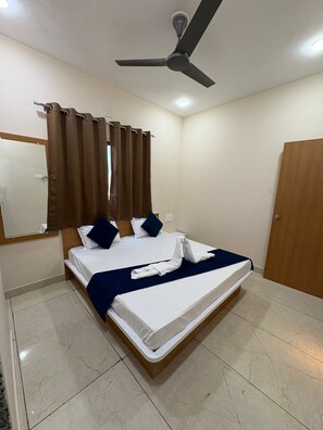 Deluxe Double Room | Premium bedding, down comforters, free WiFi, bed sheets - Hotel Darshan Palace - Near Dwarka Railway Station & Shree Dwarkadhish Temple (Dwarka)