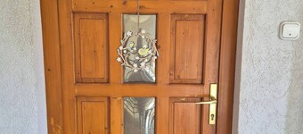 Mathias, a Spacious 2-bedroom Apartment With 2 Bathrooms & Private Parking