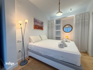 2 chambres, fer et planche à repasser, Wi-Fi gratuit, draps fournis