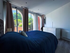 3 bedrooms, iron/ironing board, free WiFi