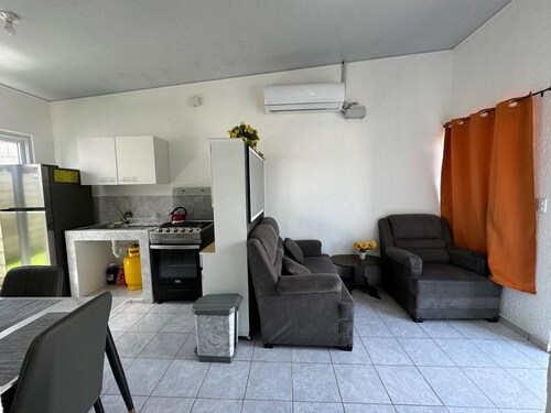 Charming 2-bedroom house with AC, WiFi + everything else you need in San Miguel