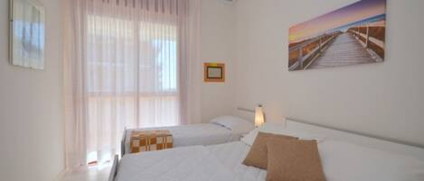 1 dormitorio y ropa de cama