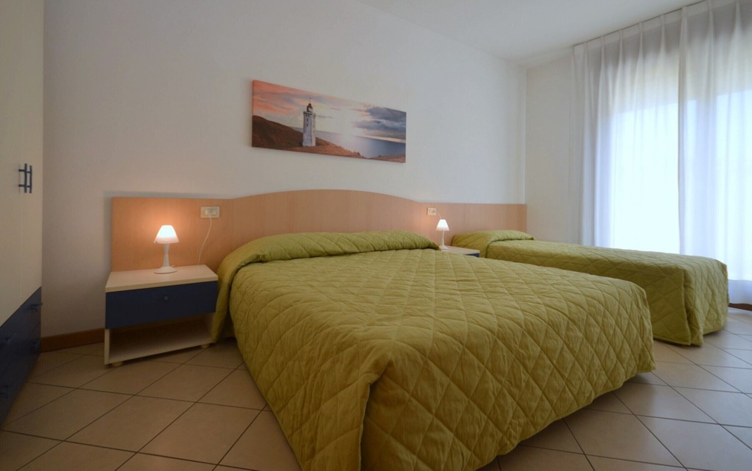 2 bedrooms, bed sheets