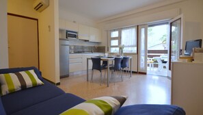 Living area - Freshly Renovated Holiday Home for 6 Guest (Lignano Sabbiadoro)