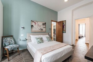 3 habitaciones, tabla de planchar con plancha, cuna de viaje y wifi 